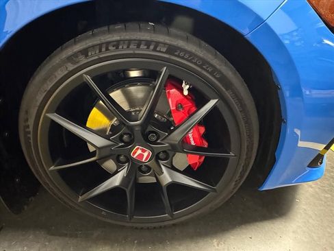 Used 2025 Honda Civic Type R image 2