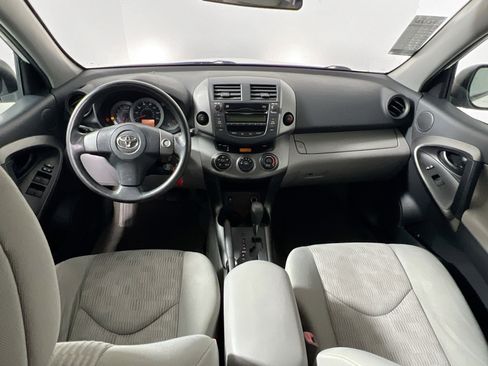 Used 2011 Toyota RAV4 4WD image 28