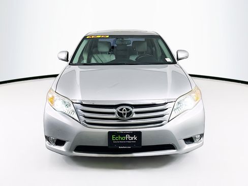 Used 2012 Toyota Avalon Limited FWD image 2