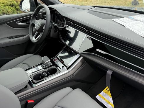 New 2026 Audi SQ7 Prestige image 10