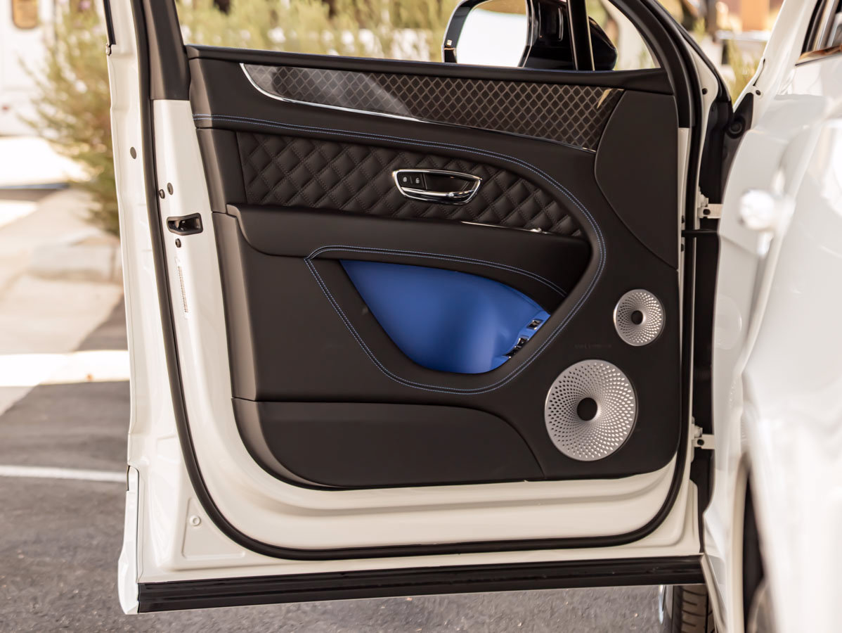 Certified 2025 Bentley Bentayga AWD/4WD image 15