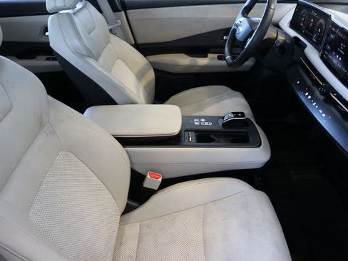 Used 2023 Nissan Ariya AWD image 42