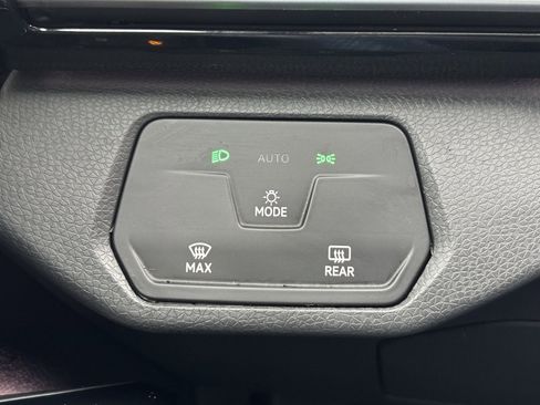 Used 2023 Volkswagen ID.4 Pro image 23