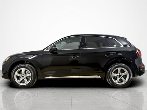 Used 2023 Audi Q5 2.0T Premium w/ Convenience Package AWD/4WD image 2