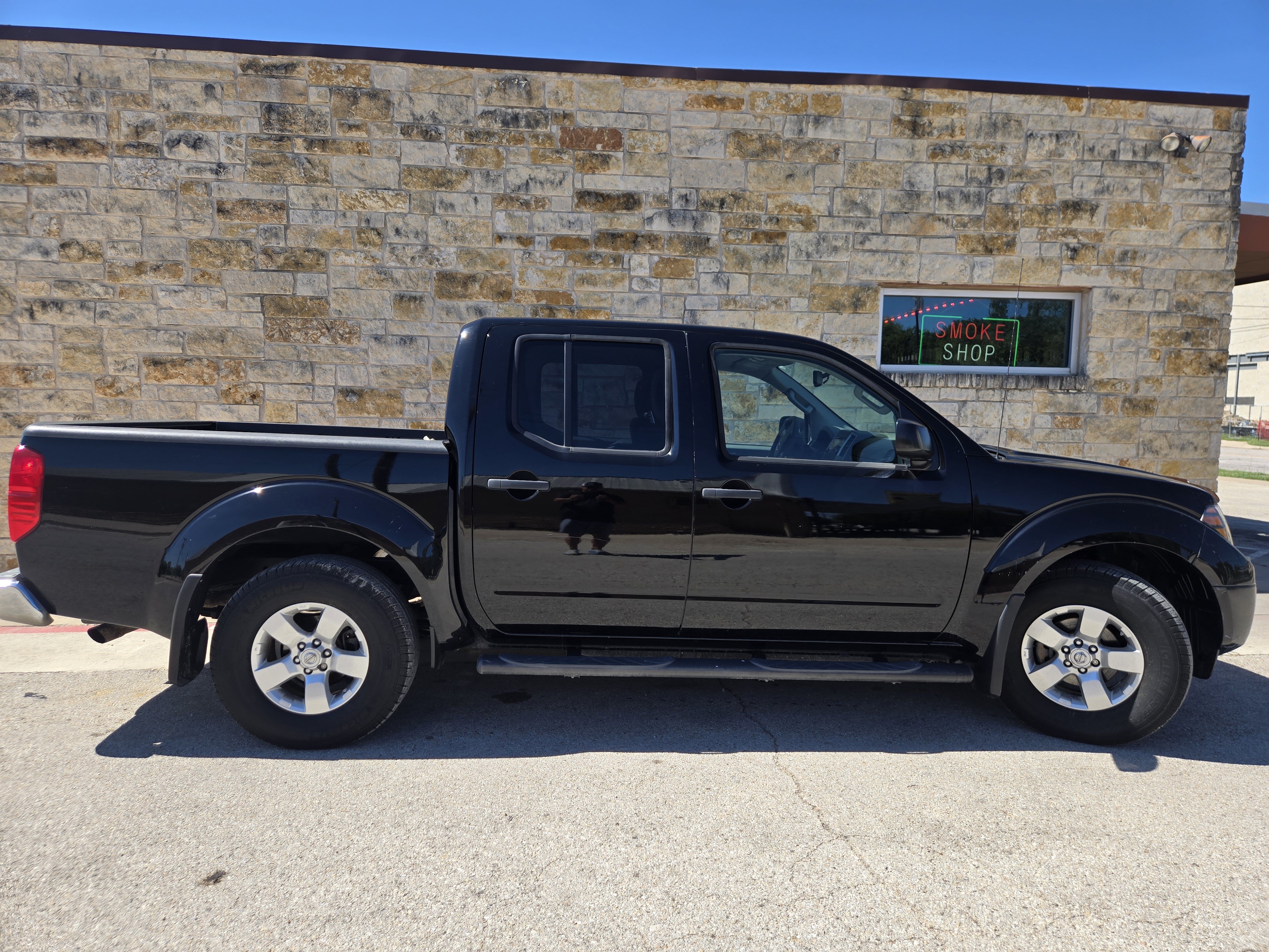 Used 2013 Nissan Frontier SV w/ SV Value Truck Pkg RWD image 18