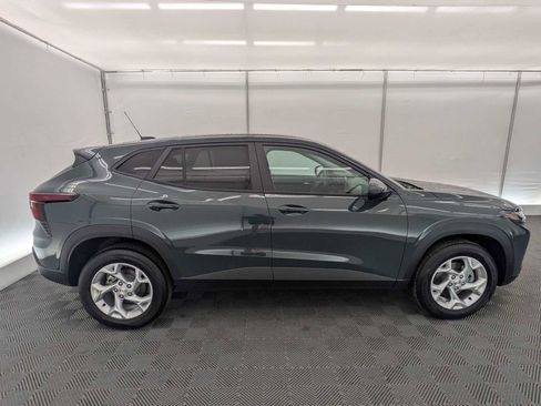 New 2026 Chevrolet Trax LS w/ LS Convenience Package FWD image 7