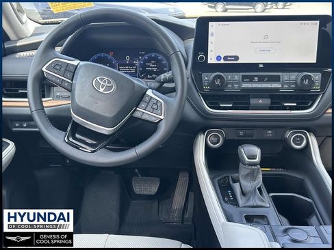 Used 2025 Toyota Grand Highlander FWD image 27