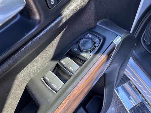 Used 2019 GMC Sierra 1500 SLT image 23