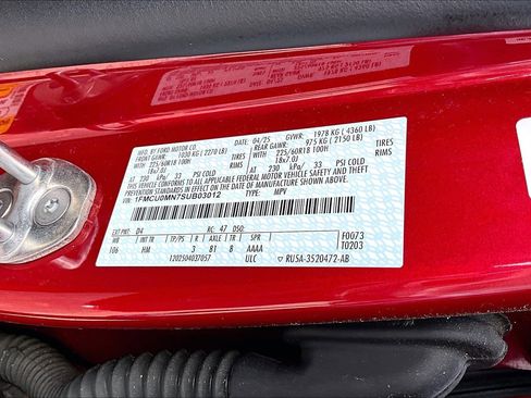 Certified 2025 Ford Escape ST-Line FWD image 35