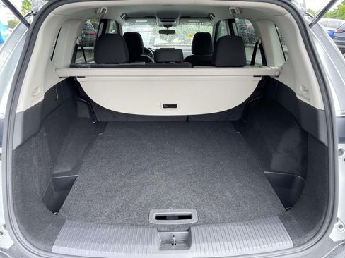 Used 2023 Nissan Rogue SV FWD image 9