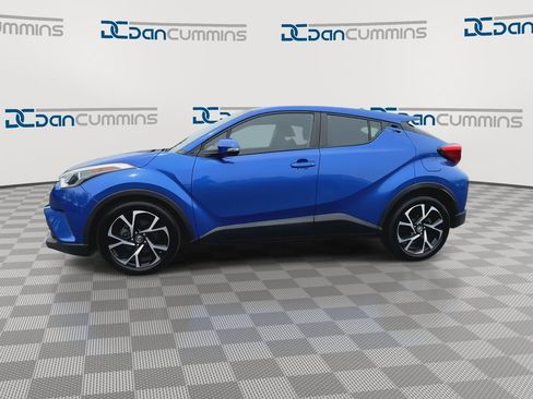 Used 2018 Toyota C-HR XLE FWD image 5