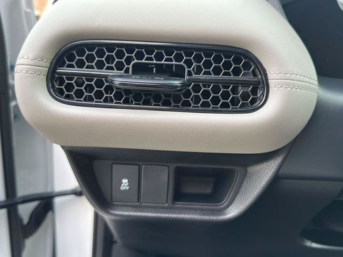 Used 2026 Honda HR-V LX image 23