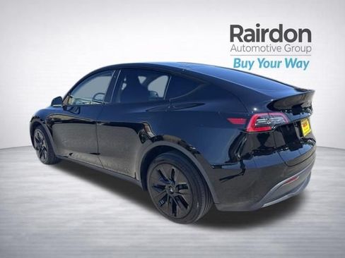 Used 2023 Tesla Model Y Long Range AWD/4WD image 5
