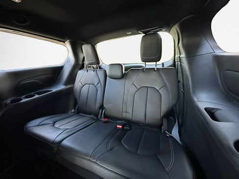 New 2026 Chrysler Pacifica Select image 23