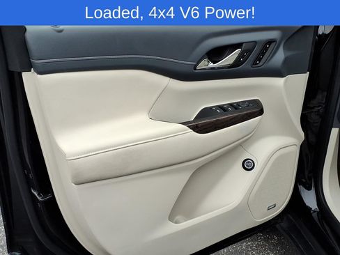Used 2023 GMC Acadia Denali w/ Denali Ultimate Package AWD/4WD image 5
