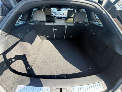 Used 2019 Land Rover Range Rover Velar R-Dynamic SE AWD/4WD image 41