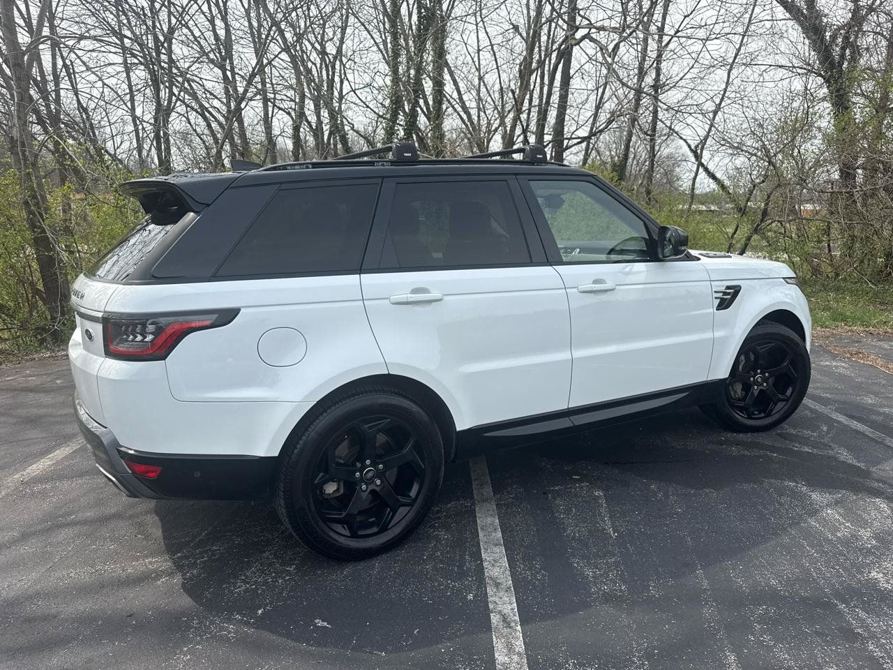 Used 2018 Land Rover Range Rover Sport HSE AWD/4WD image 2