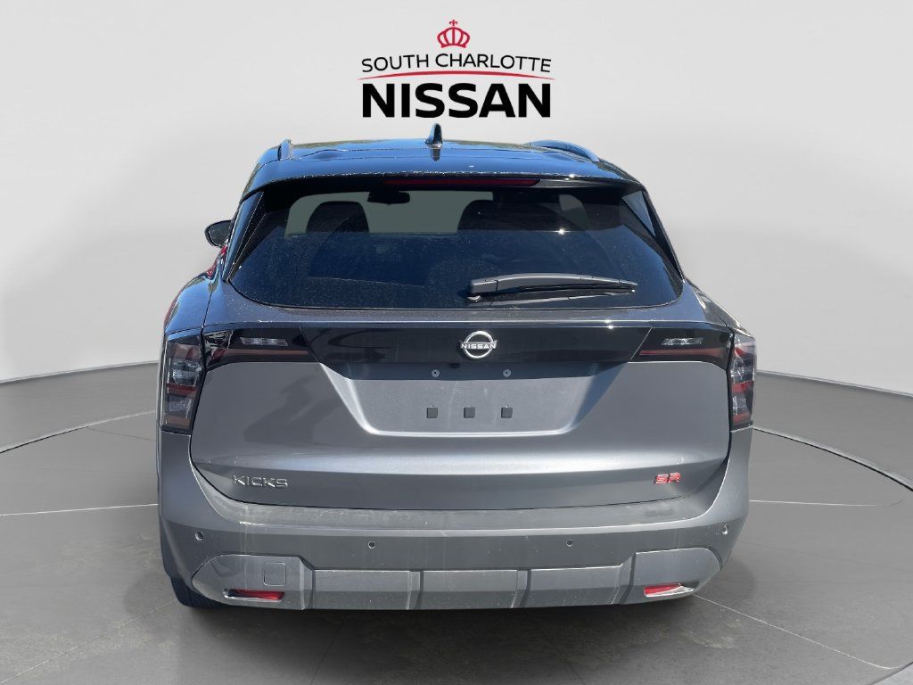 Used 2025 Nissan Kicks SR FWD image 5