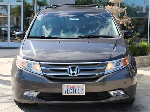 Used 2013 Honda Odyssey Touring Elite image 4