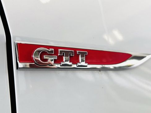 Used 2021 Volkswagen GTI Autobahn FWD image 13