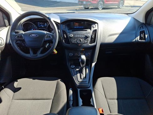 Used 2016 Ford Focus SE FWD image 11