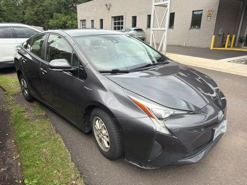 Used 2017 Toyota Prius Three FWD image 13