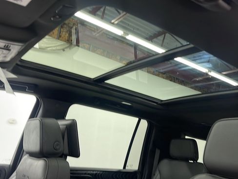 Used 2023 GMC Yukon XL Denali w/ Denali Reserve Package RWD image 12