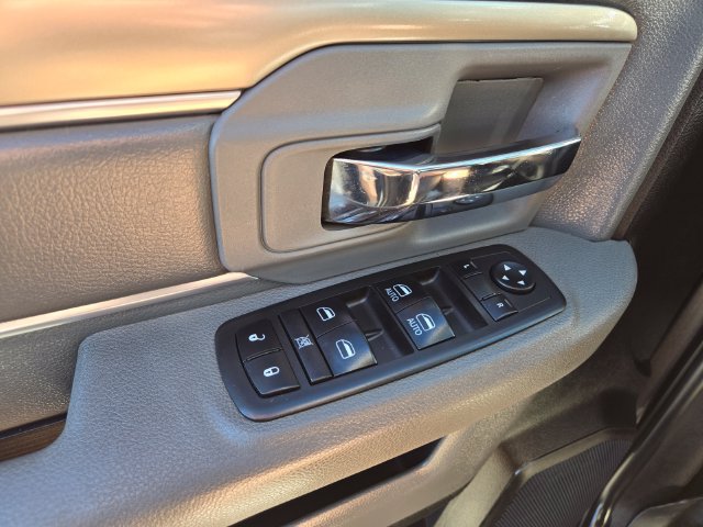 Used 2018 RAM 2500 SLT AWD/4WD image 25