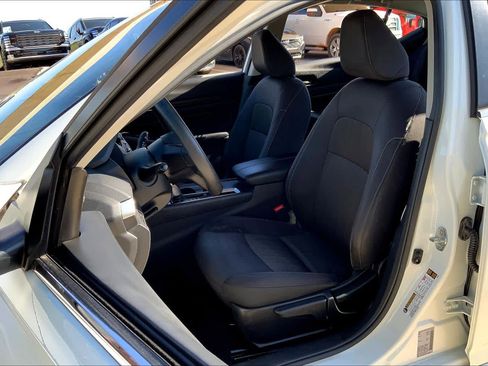 Used 2024 Nissan Altima 2.5 S image 8