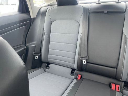 Used 2025 Volkswagen Jetta SE image 40