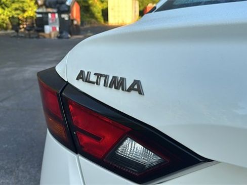Used 2024 Nissan Altima 2.5 S image 32