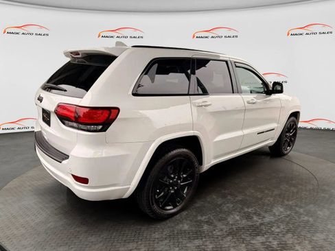 Used 2020 Jeep Grand Cherokee Altitude image 11