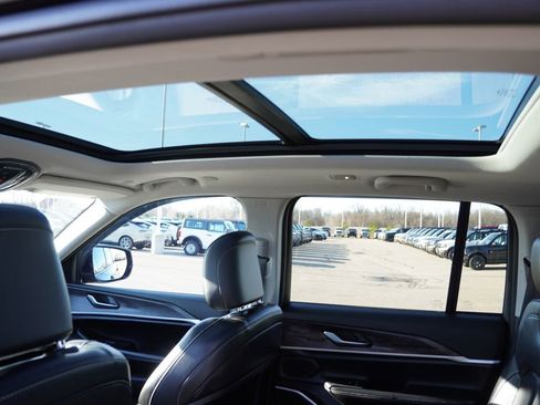 Certified 2022 Jeep Grand Cherokee Limited 4xe image 19