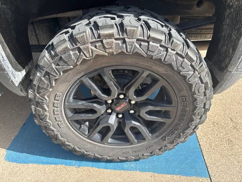 Used 2025 GMC Sierra 1500 Denali AWD/4WD image 5