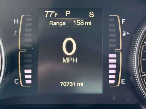 Used 2018 Jeep Cherokee Latitude Plus w/ Cold Weather Group AWD/4WD image 21