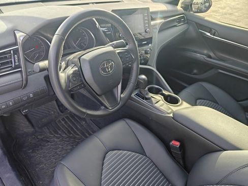 Used 2024 Toyota Camry SE image 7