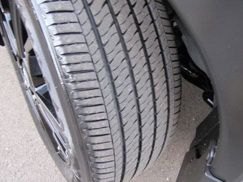 Used 2024 Nissan Kicks SR image 34