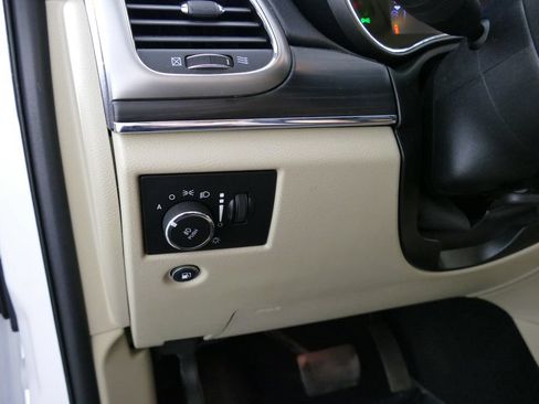 Used 2020 Jeep Grand Cherokee Limited AWD/4WD image 13