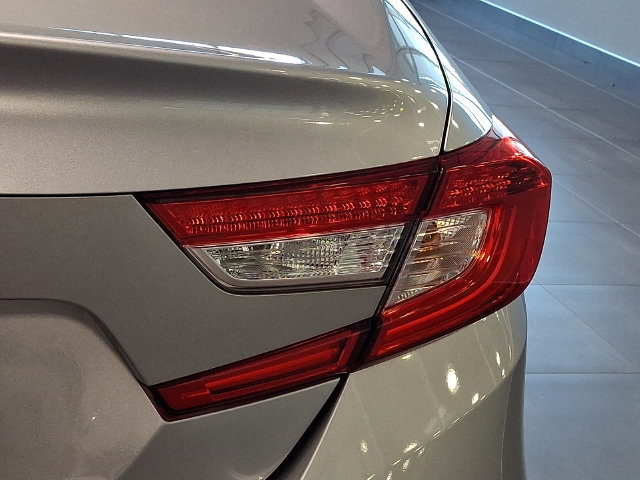 Used 2018 Honda Accord LX image 30