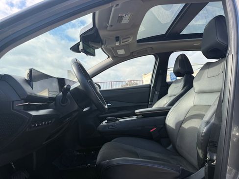 Used 2024 Nissan Ariya FWD image 16