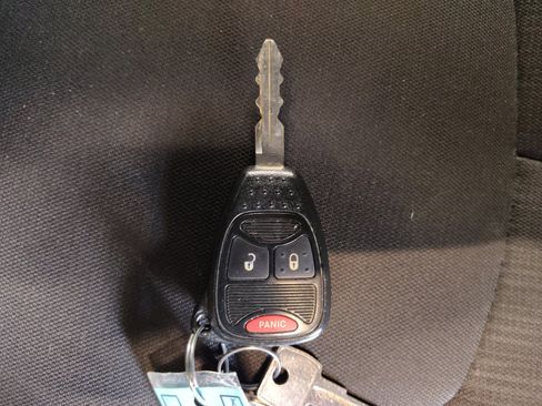 Used 2015 Jeep Wrangler Unlimited Sahara w/ Connectivity Group AWD/4WD image 24
