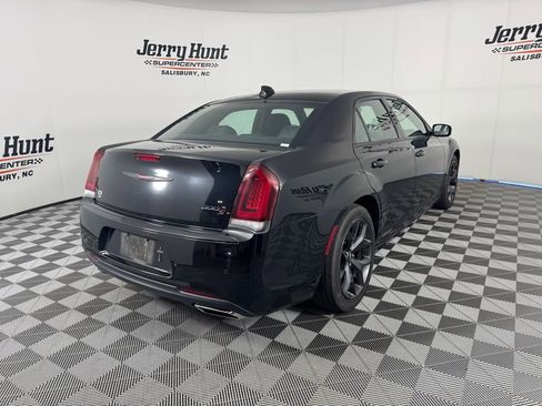 Used 2021 Chrysler 300 S RWD image 7