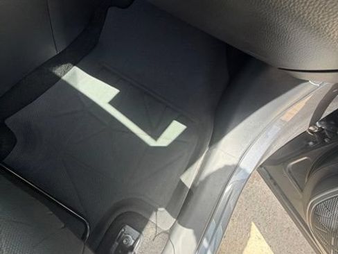 Used 2023 Toyota RAV4 XLE FWD image 33