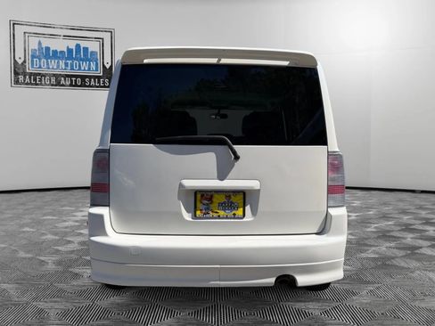 Used 2005 Scion xB FWD image 7
