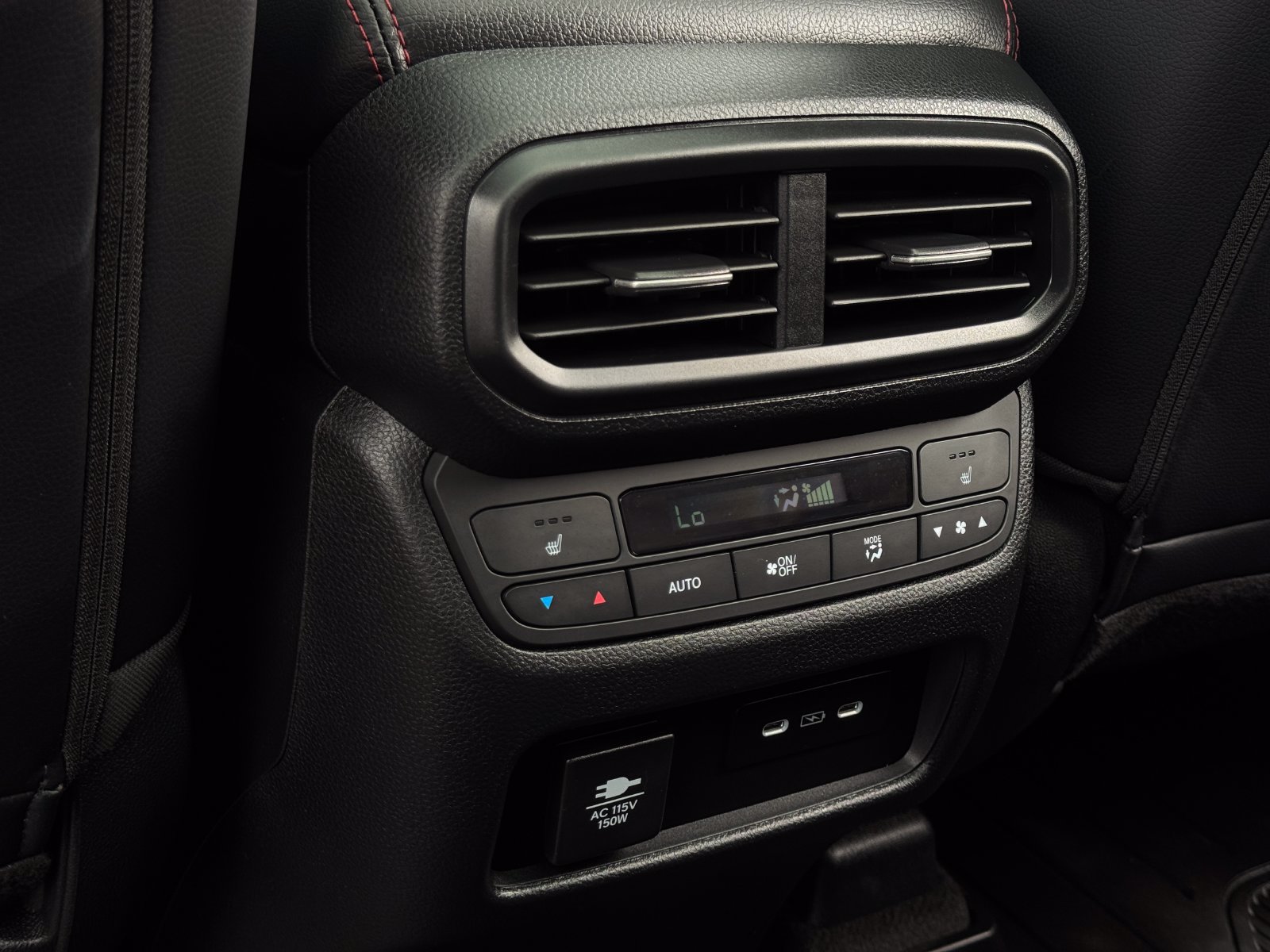 Certified 2025 Honda Pilot Black Edition image 28