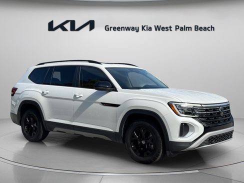 Used 2024 Volkswagen Atlas Peak Edition SEL AWD/4WD image 1