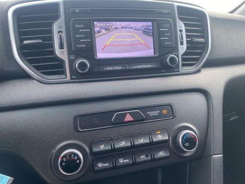 Used 2019 Kia Sportage LX image 15
