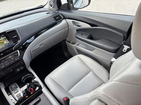 Used 2019 Honda Pilot Touring image 17