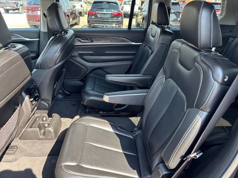Used 2023 Jeep Grand Cherokee L Limited AWD/4WD image 22
