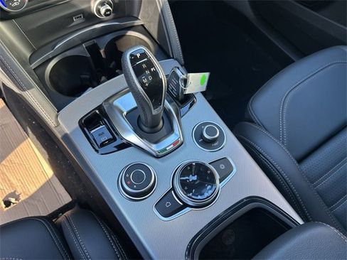 New 2025 Alfa Romeo Stelvio Sprint image 18